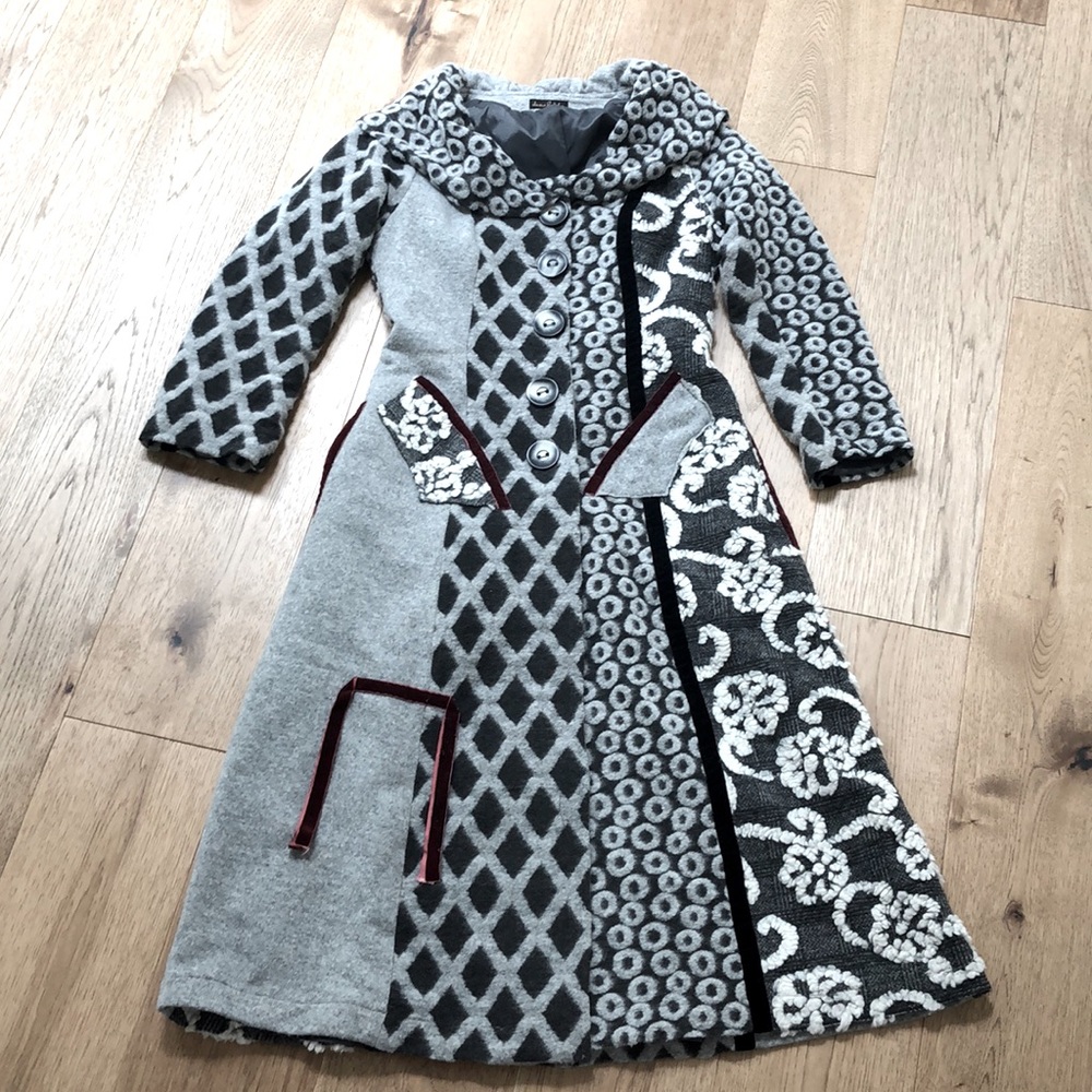 Beautiful Wool Blend Coat sz M.